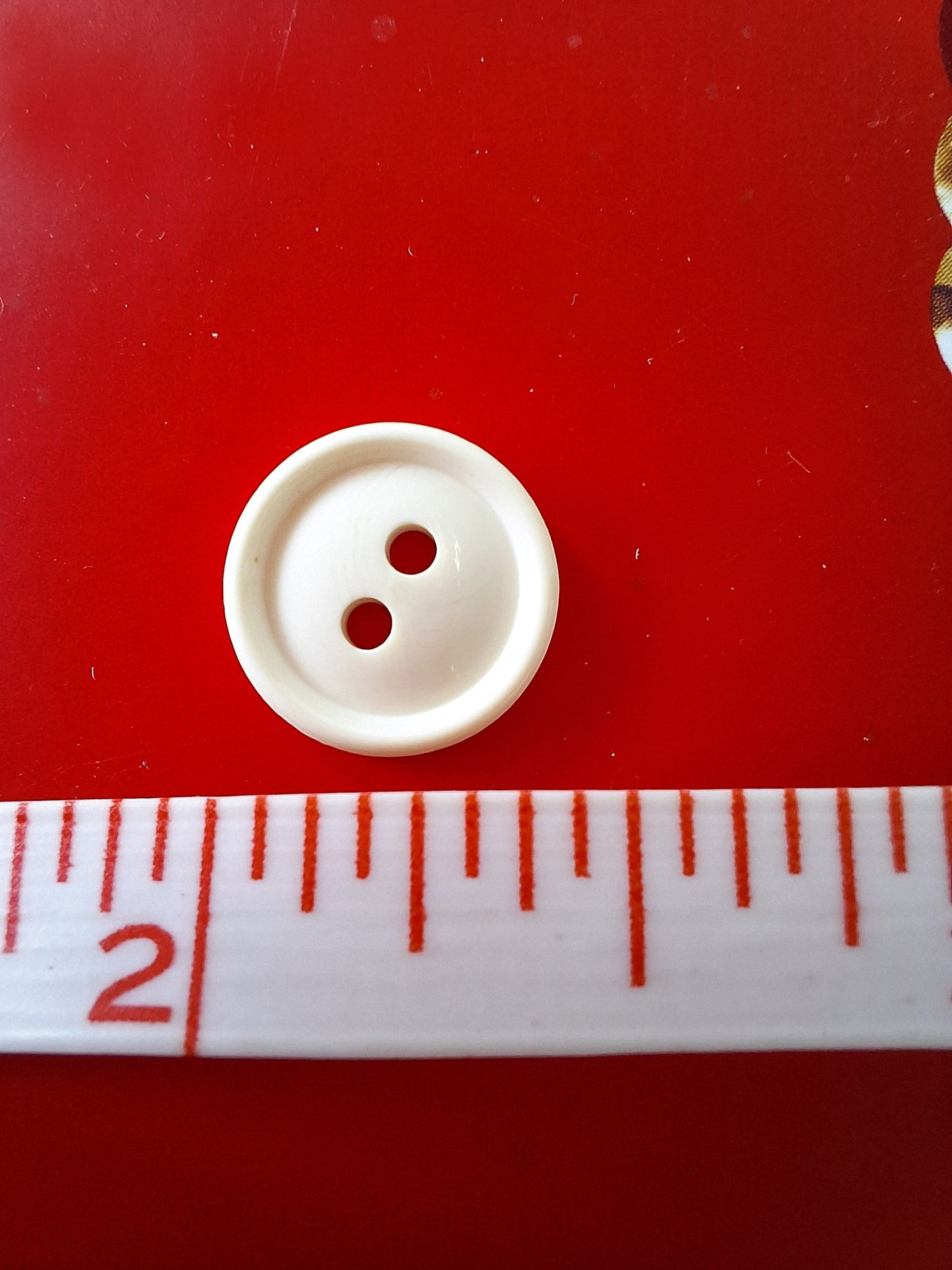 Pack of 20 8mm Rim Edge Cream Round 2 Hole Buttons